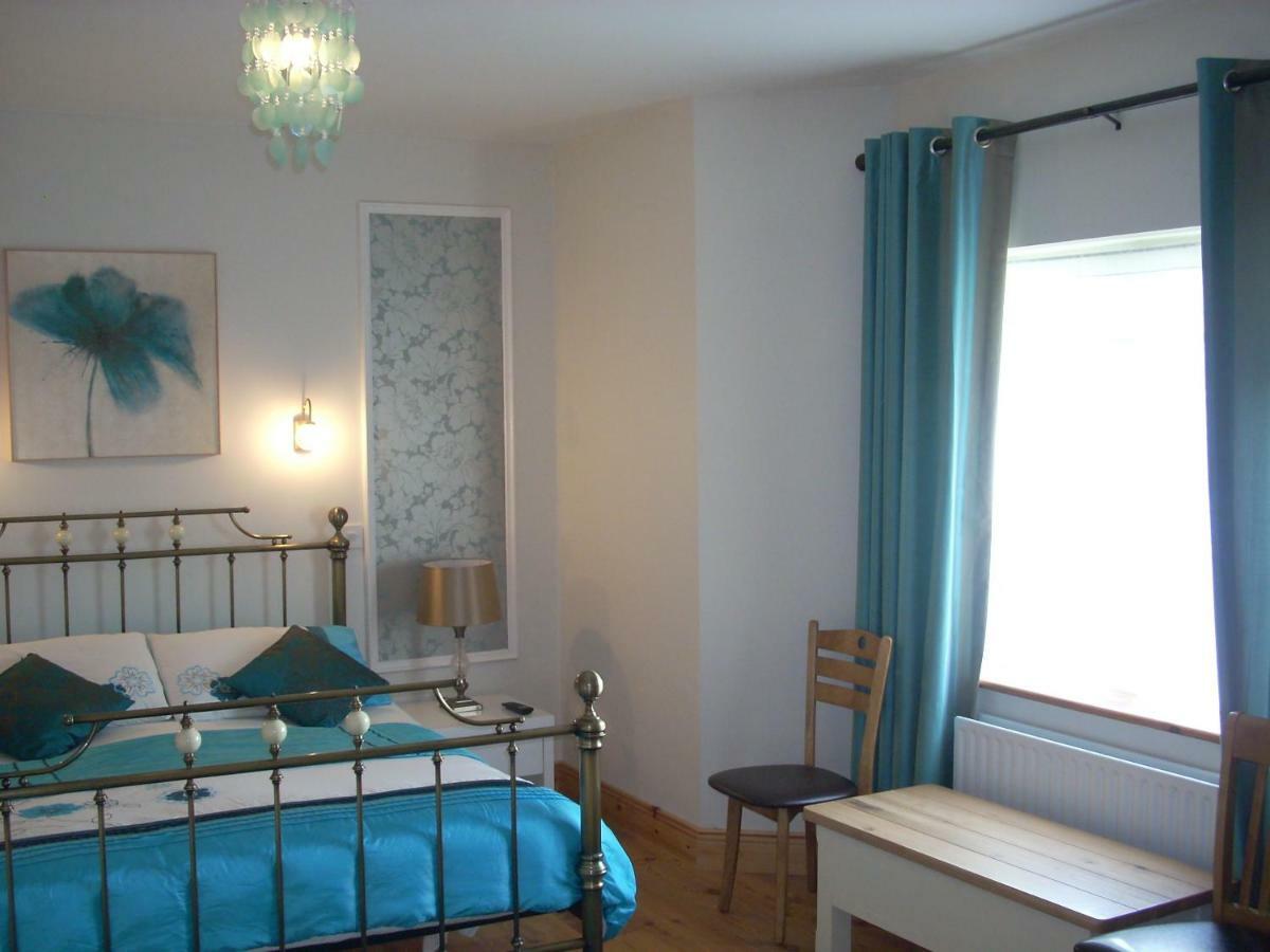 Bed and Breakfast Golden Rose House Knock  Exterior foto