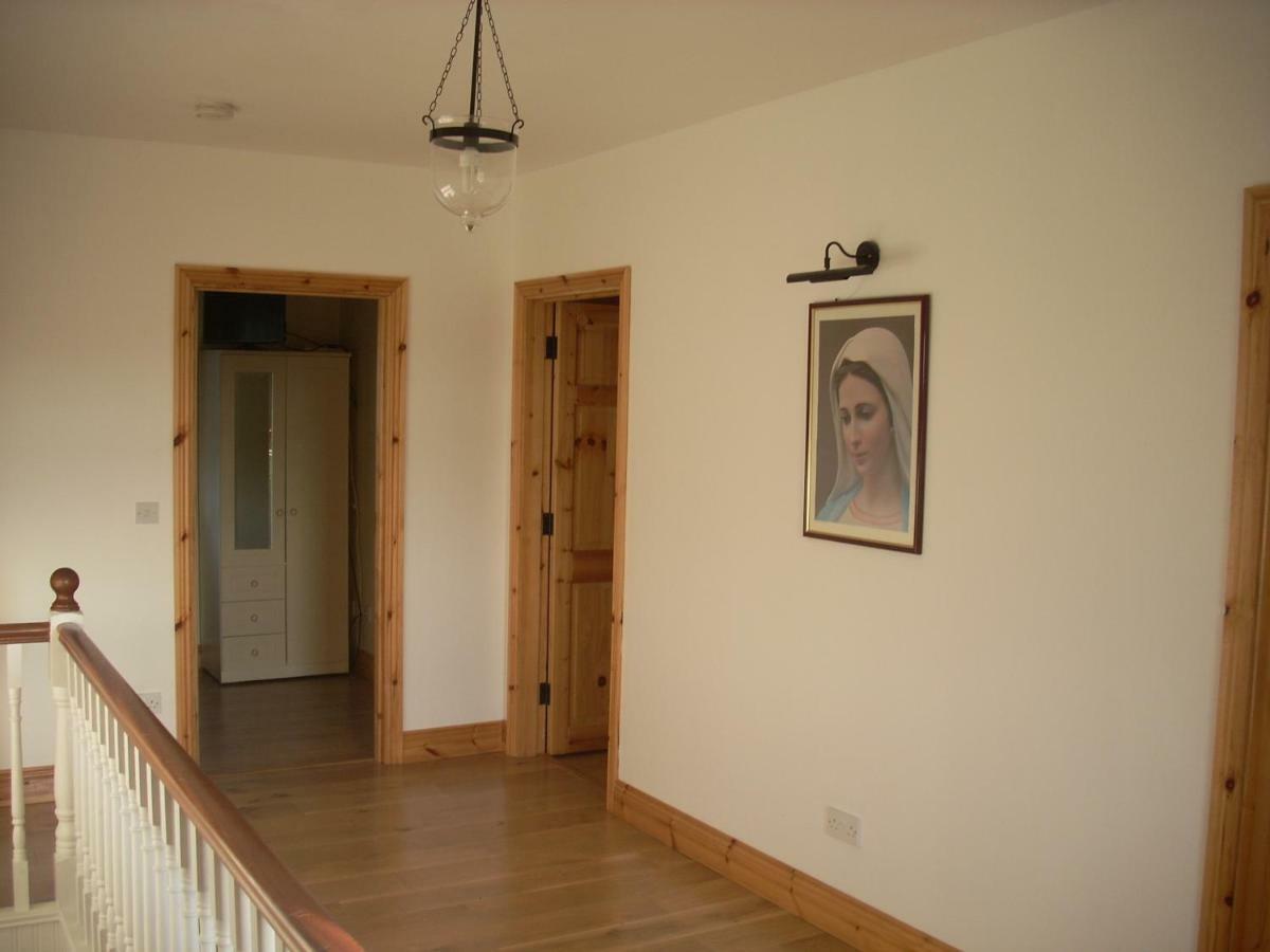 Bed and Breakfast Golden Rose House Knock  Exterior foto
